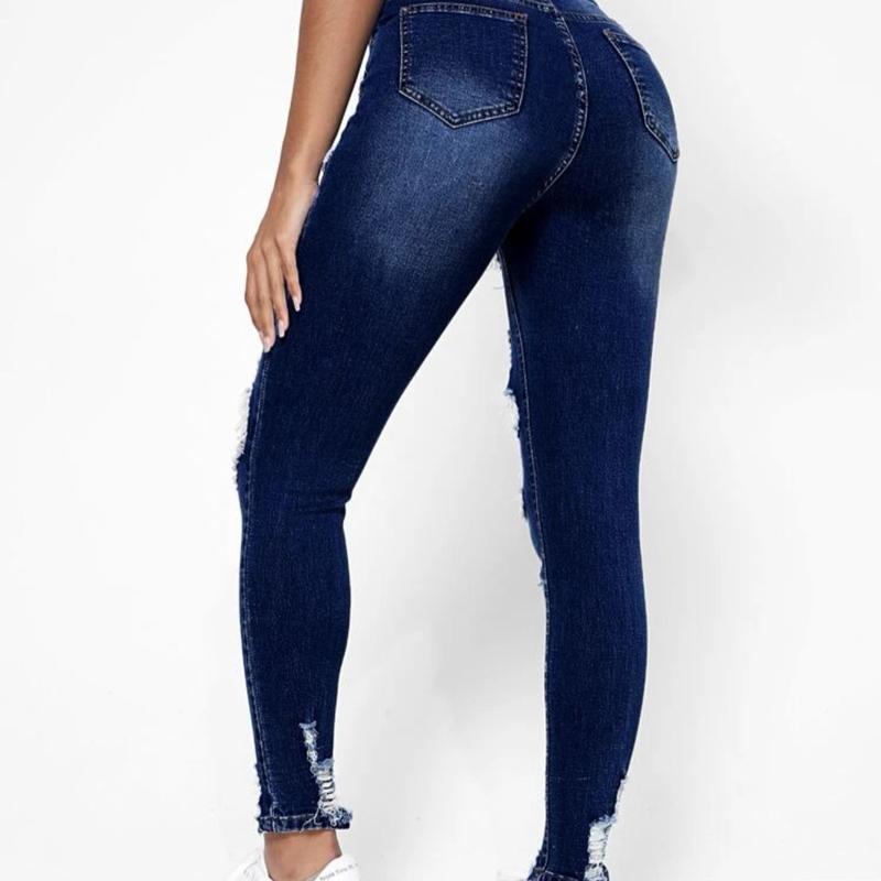 Women Slim Fit Casual Jeans With Distressed Details And Pockets