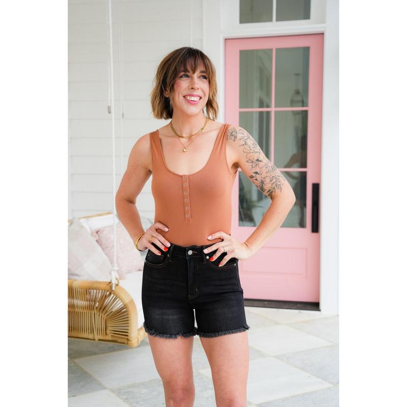 Judy Blue Texas Hold 'Em Black Tummy Control Frayed Hem Shorts