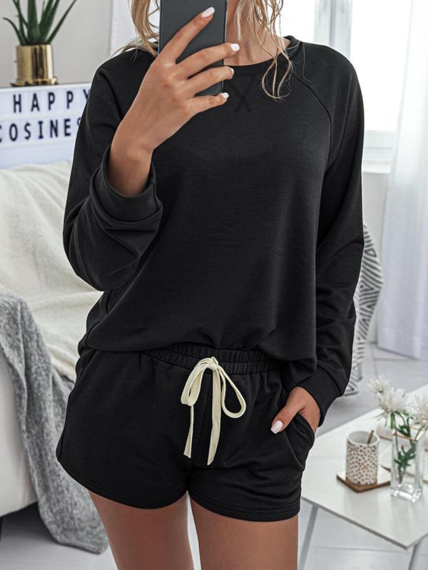 Two-piece Set Women's Minimalist Solid Longsleeves Tee & Drawstring Pocket Shorts Two Piece Set, Lady Casual Comfort Long Sleeve T-shirt & Elastic Waist Track Shorts, Women's Fall Co-ord Set, Basic Back To School Outfits Clothing for Women