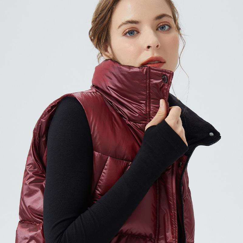 Orolay Outwear Women's Ultra Lightweight Down Puffer Vest - Stylish Sleeveless Winter Coat for Daily Wear and Outdoor, Warmth and Windproof Womenswear