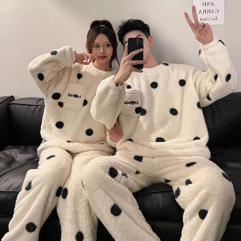 Autumn New Couple Pajamas Women's Popular Flannel Thermal Coral Fleece Men's Home Wear Can Be Worn outside