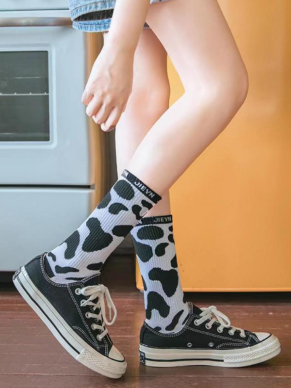 Women's 6 Pairs Cute Cow Print Crew Socks, Fashionable Cozy Socks for Daily Wear, Women's Socks for All Seasons