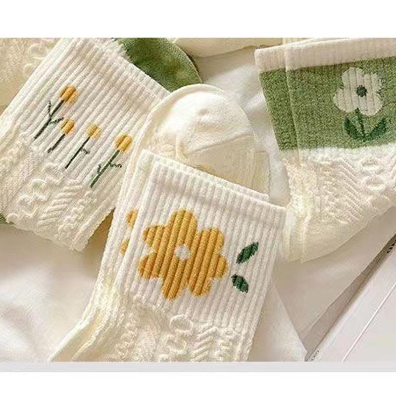 Women 5 Pairs Flowers Cotton Socks Comfort Casual Soft Fashion All Season Crew Sock Womenswear Lady Floral Daily