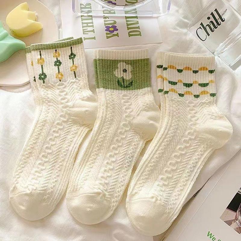 Women 5 Pairs Flowers Cotton Socks Comfort Casual Soft Fashion All Season Crew Sock Womenswear Lady Floral Daily