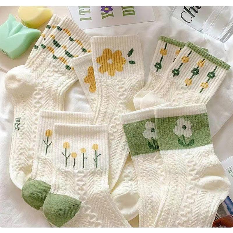 Women 5 Pairs Flowers Cotton Socks Comfort Casual Soft Fashion All Season Crew Sock Womenswear Lady Floral Daily