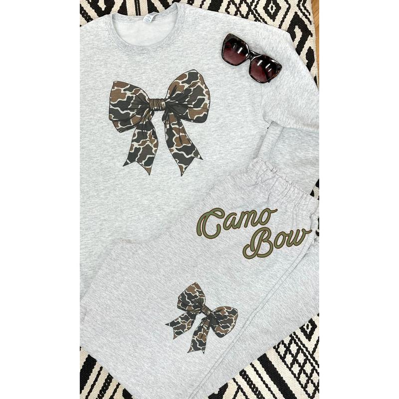 Big On Bows Graphic Sweatshirt