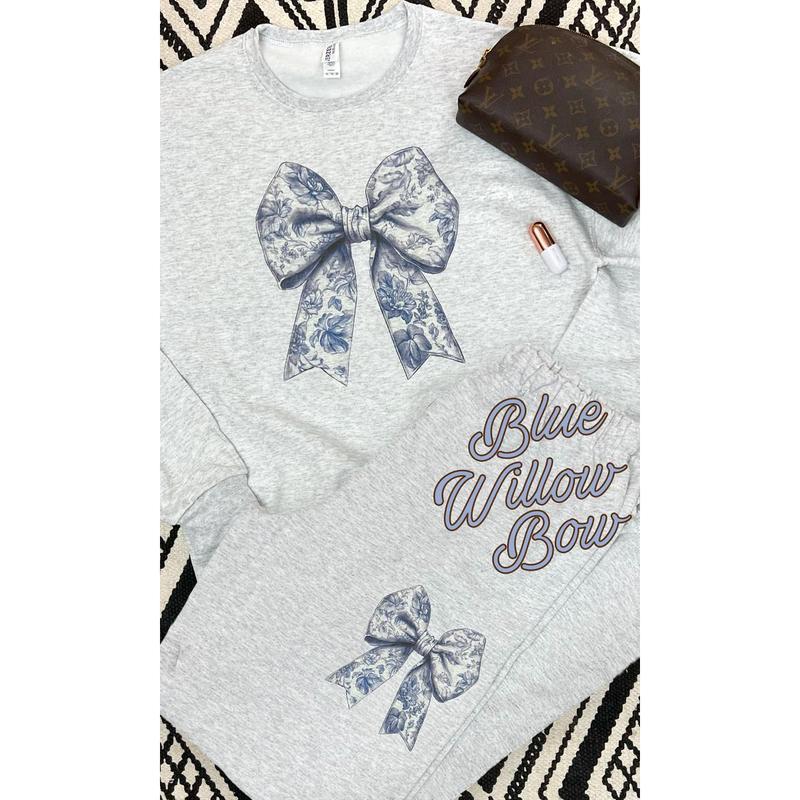 Big On Bows Graphic Sweatshirt